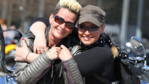 To-venninner-på-motorsykkeltreff