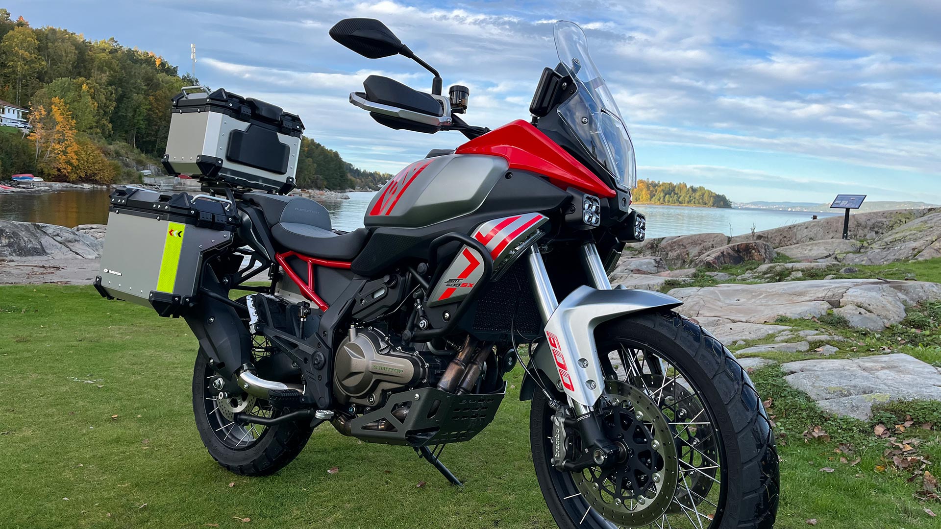 QJMotor-SRT-600SX-sett-fra-siden