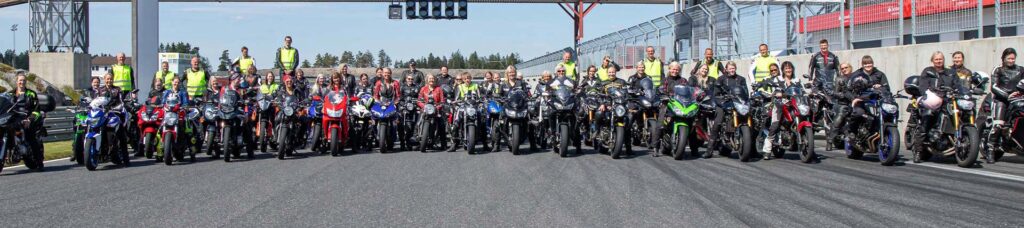 Motorsykkeljentene-Wima-på-tur