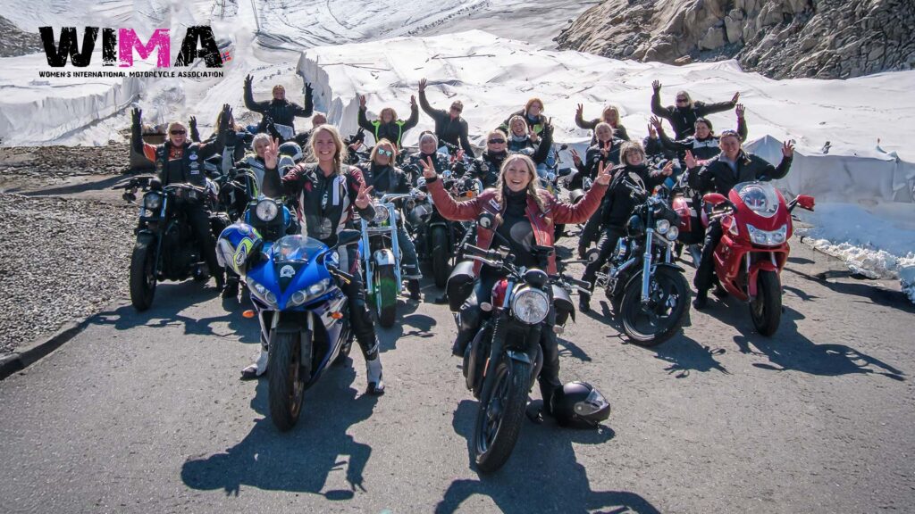 Motorsykkeljenter-fra-wima-til-Mc-messen