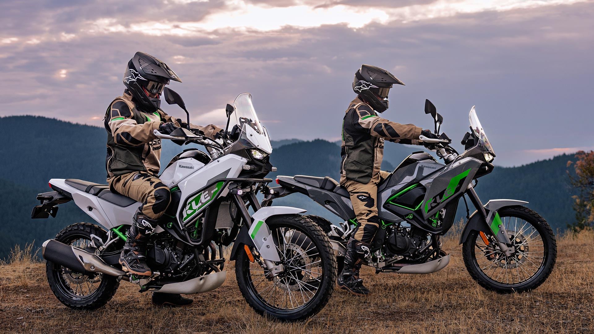 To-motorsykkel-på-vei-til-Milano