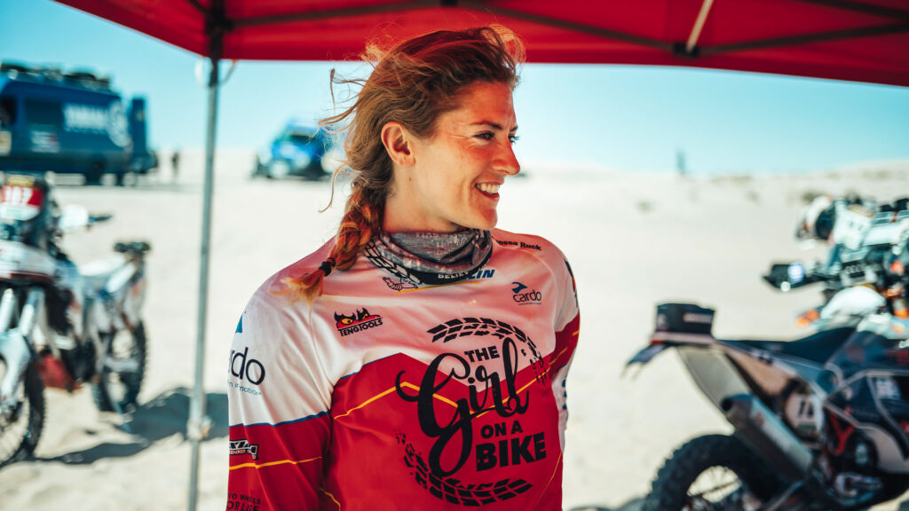 Venessa-kjent-som-The-Girl-On-A-Bike-på-racing