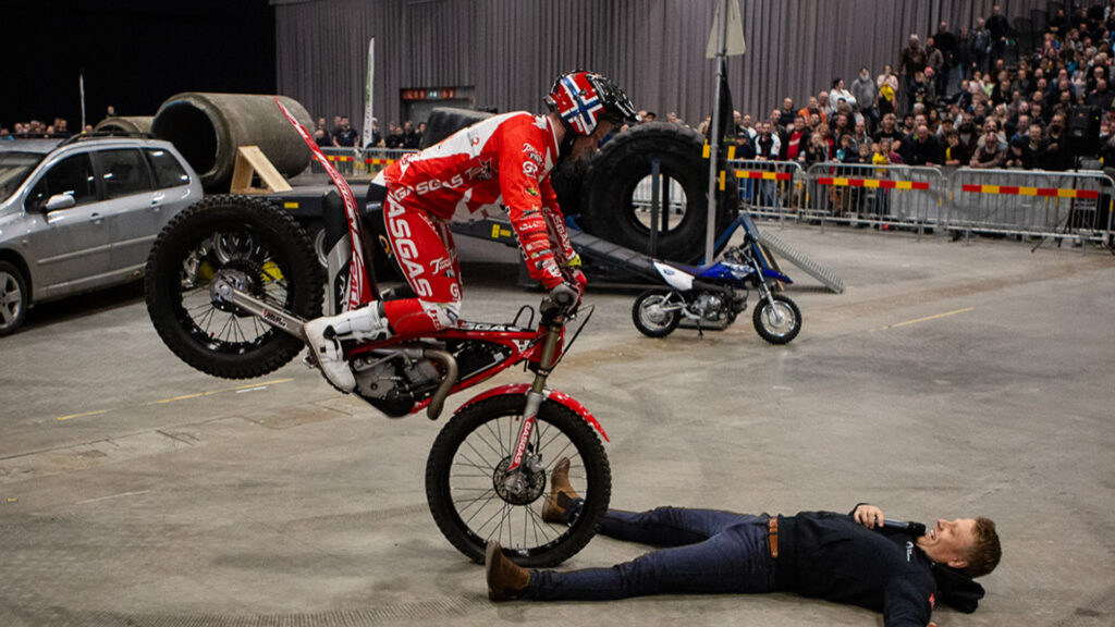 En-som-har-trailoppvisning