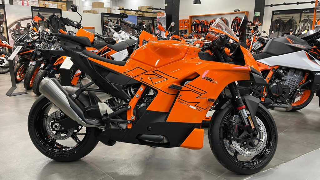 Helt-ny-KTM-990-RC-R