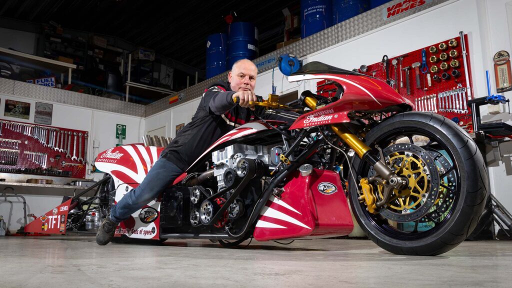 Indian-motercycle-med-legenden-Rikard-Gustafsson